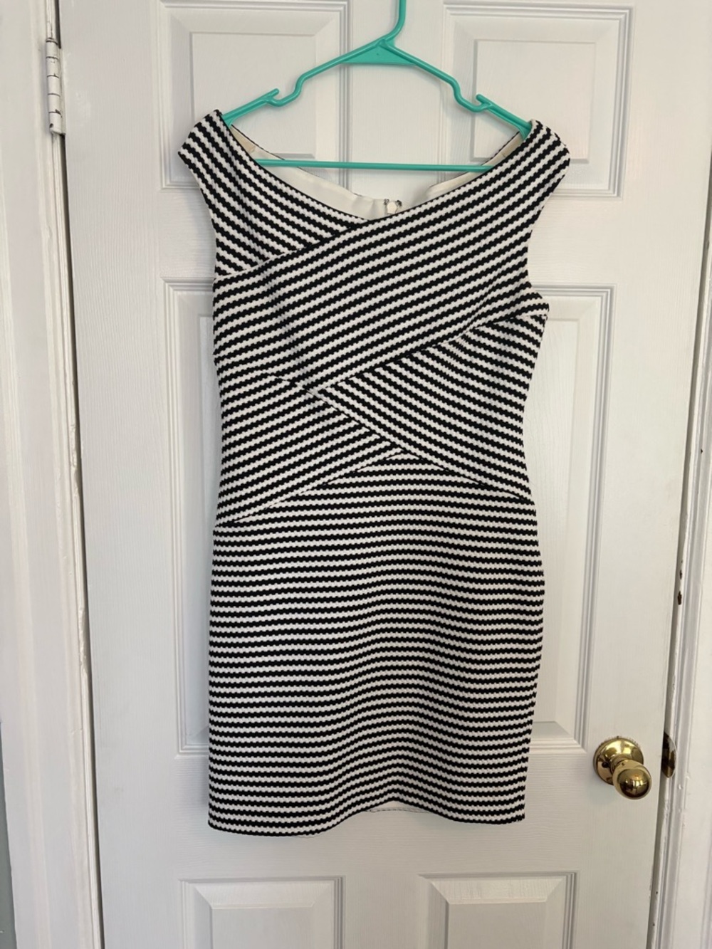 Black and White Striped Sleeveless Sheath Dress off the shoulder size 8